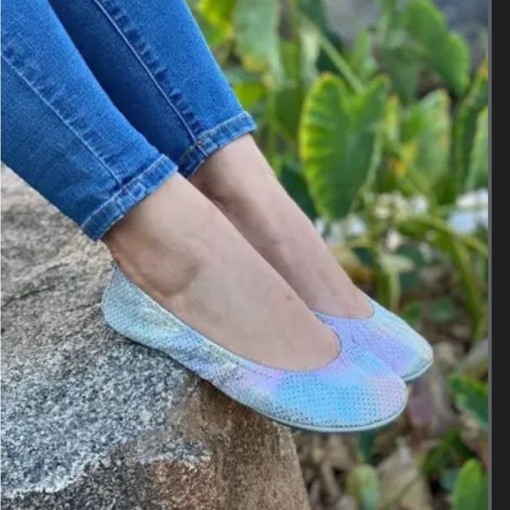 Storehouse leather foldable flat in Over the Rainbow size 9 NWOT